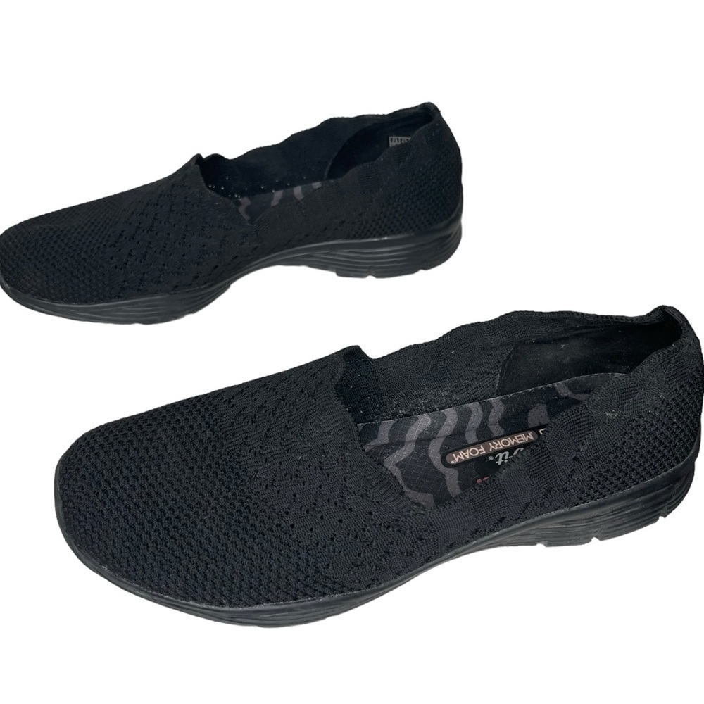 Skechers Classic Fit‎ Memory Foam Black Shoes - Picture 3 of 7